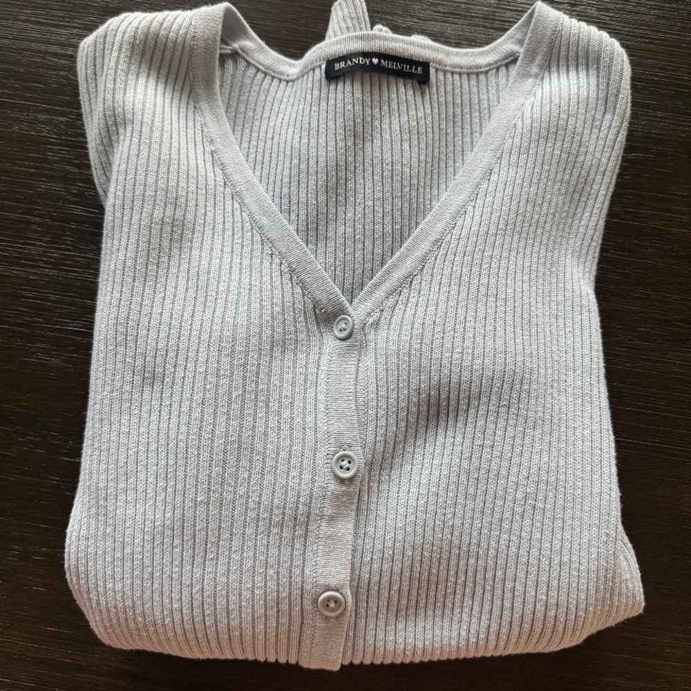 Brandy Melville Ribbed Long Sleeve Cropped Sweater